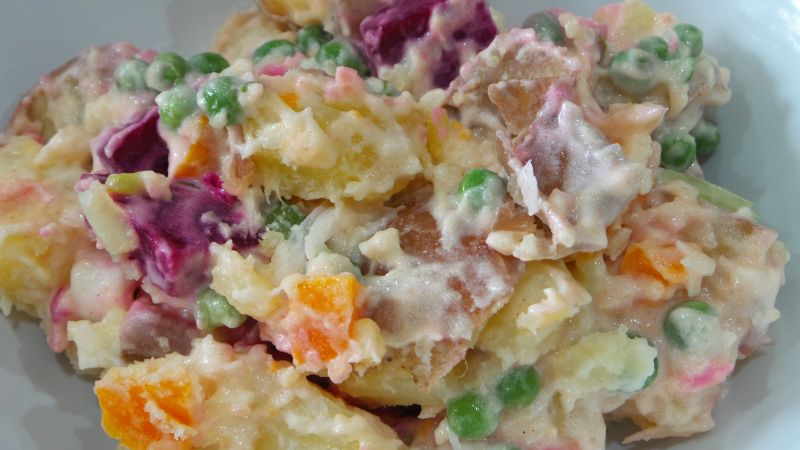 Potato Salad with Beetroot (How to Make Potato Salad)